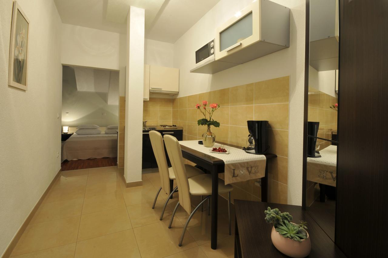 Apartments & Rooms Villa Maslina Trogir Exterior foto