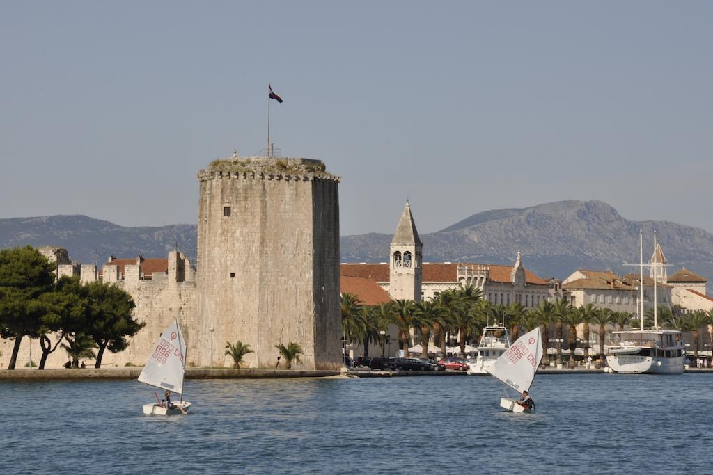 Apartments & Rooms Villa Maslina Trogir Exterior foto