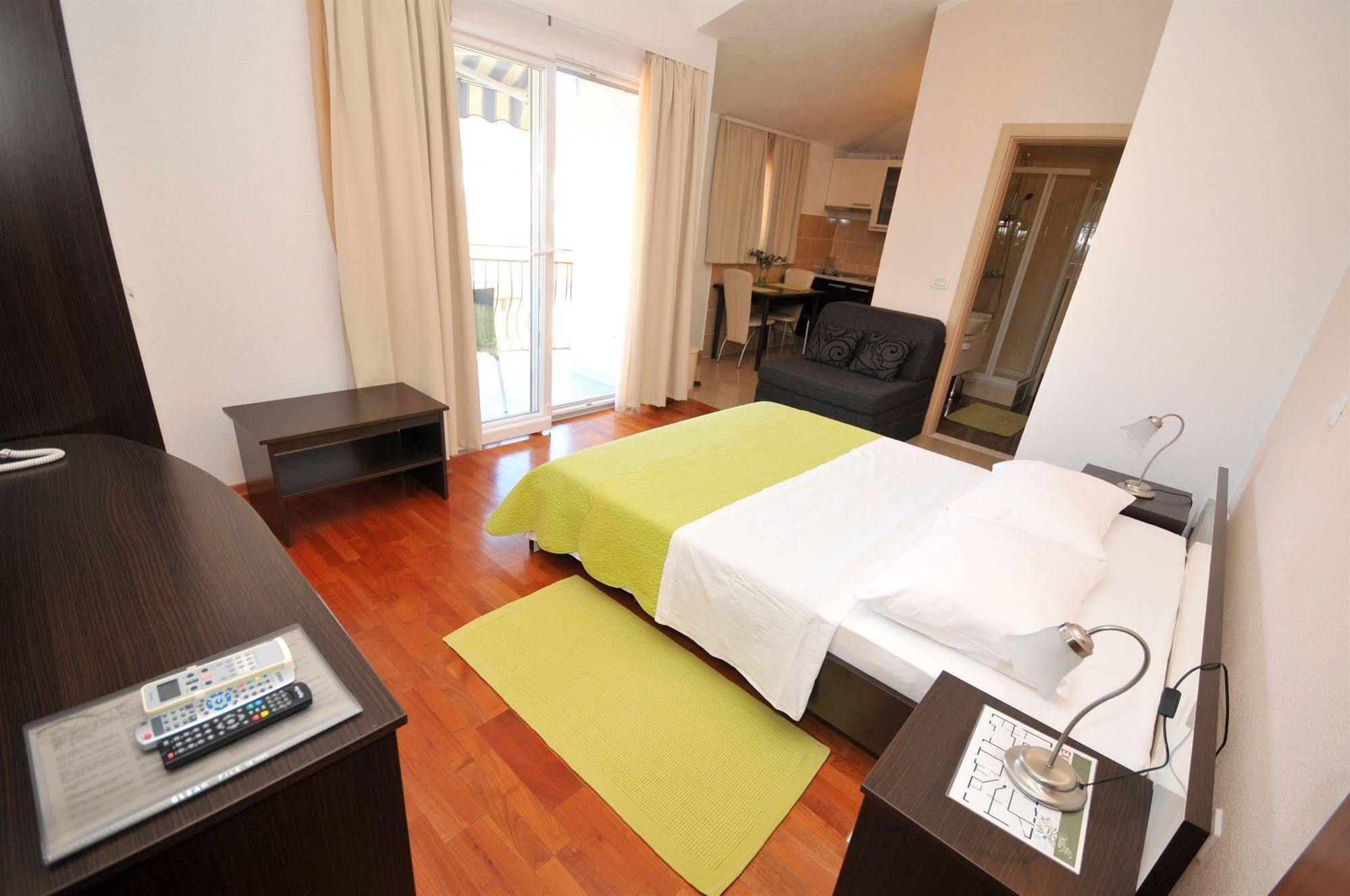Apartments & Rooms Villa Maslina Trogir Exterior foto