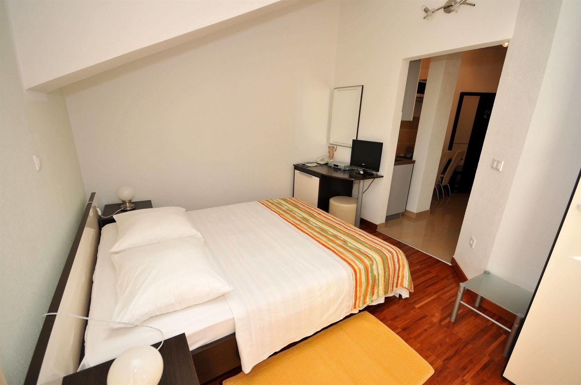 Apartments & Rooms Villa Maslina Trogir Exterior foto