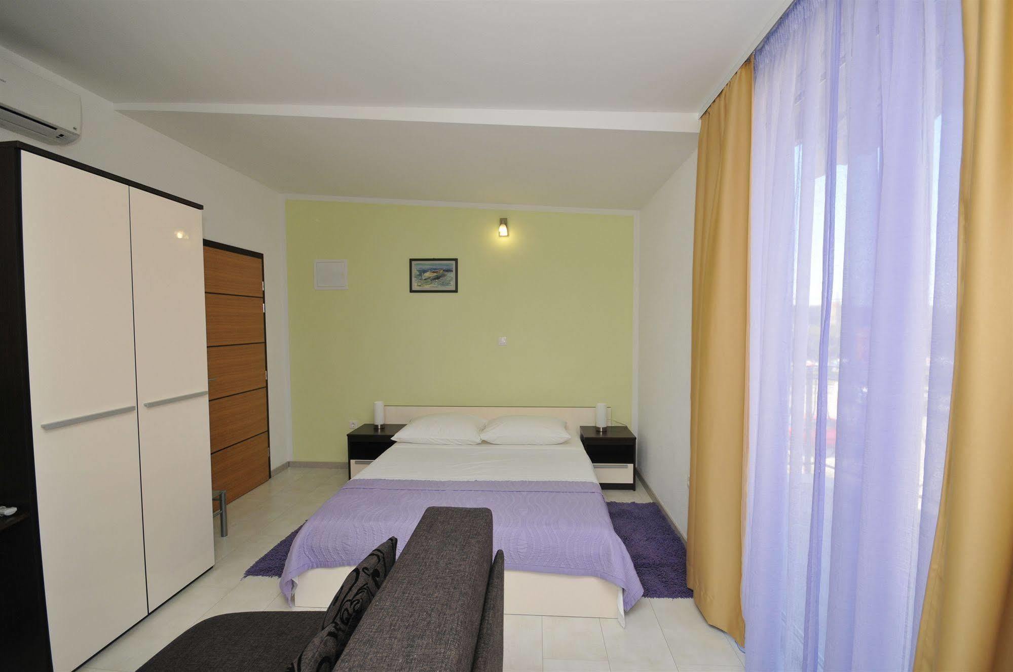 Apartments & Rooms Villa Maslina Trogir Exterior foto