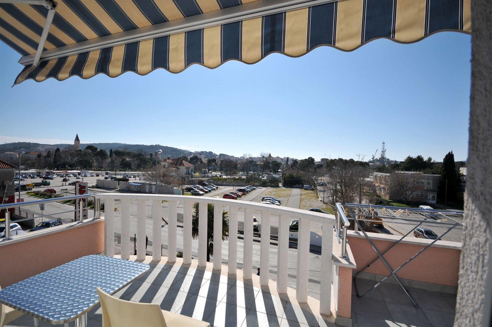 Apartments & Rooms Villa Maslina Trogir Exterior foto